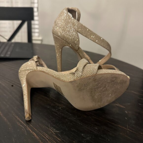 Carvela Kurt Geiger Gold Strappy Heels Size 38 (8) - Picture 3 of 3